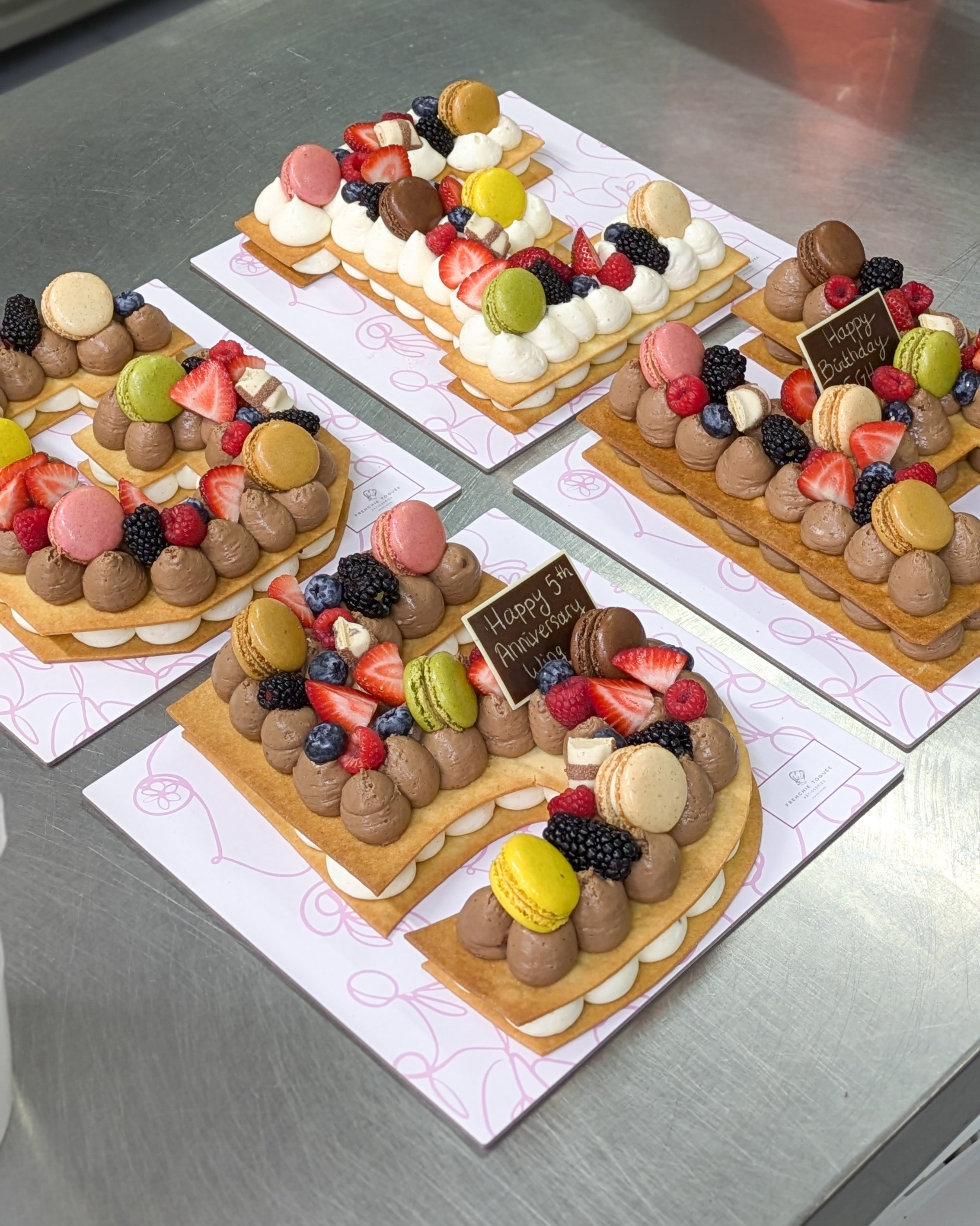 Number cake Frenchie Toquee