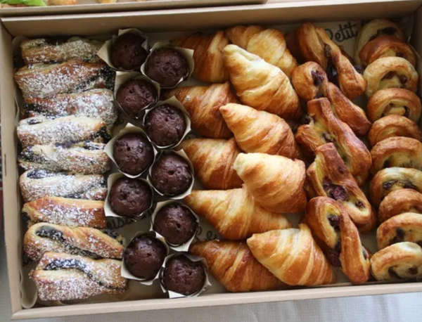 Pastry Box For 15 Pax