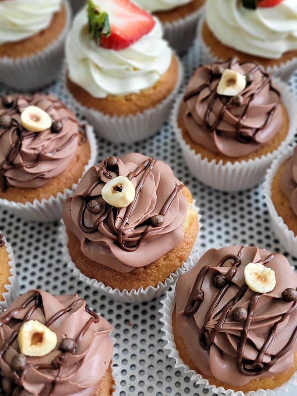 Our cupcakes are definitely one of the best cupcakes in Hong Kong. Made with vanilla base and topped with a choice of either vanilla or chocolate cream.