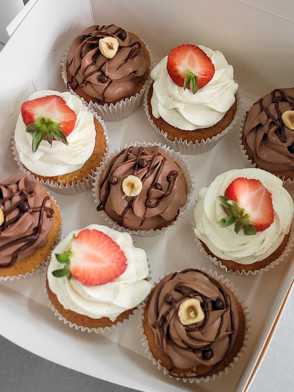 Our cupcakes are definitely one of the best cupcakes in Hong Kong. Made with vanilla base and topped with a choice of either vanilla or chocolate cream.