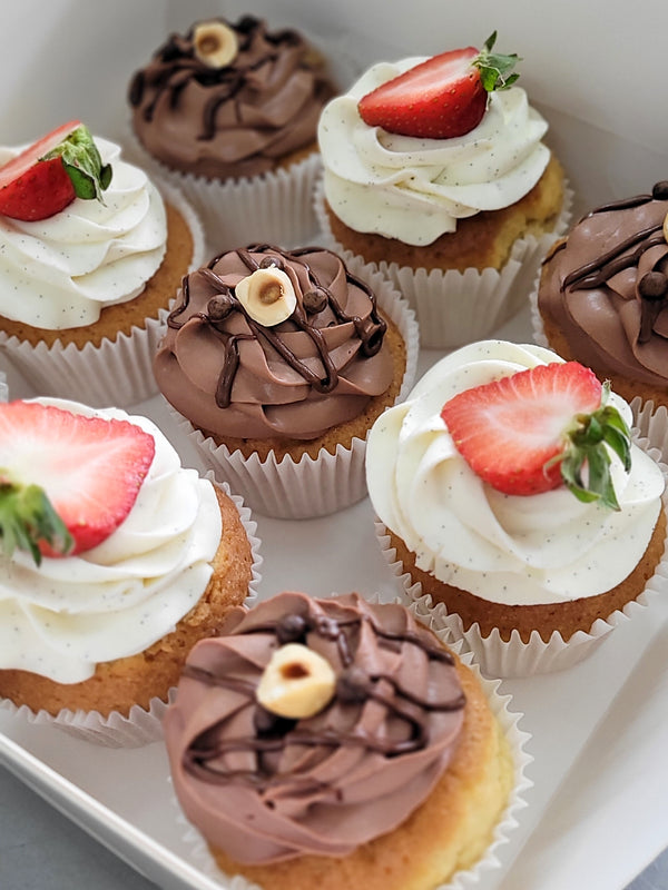 Our cupcakes are definitely one of the best cupcakes in Hong Kong. Made with vanilla base and topped with a choice of either vanilla or chocolate cream.